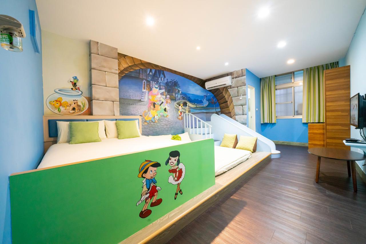 Bed and Breakfast Fairytale House Tainan Esterno foto