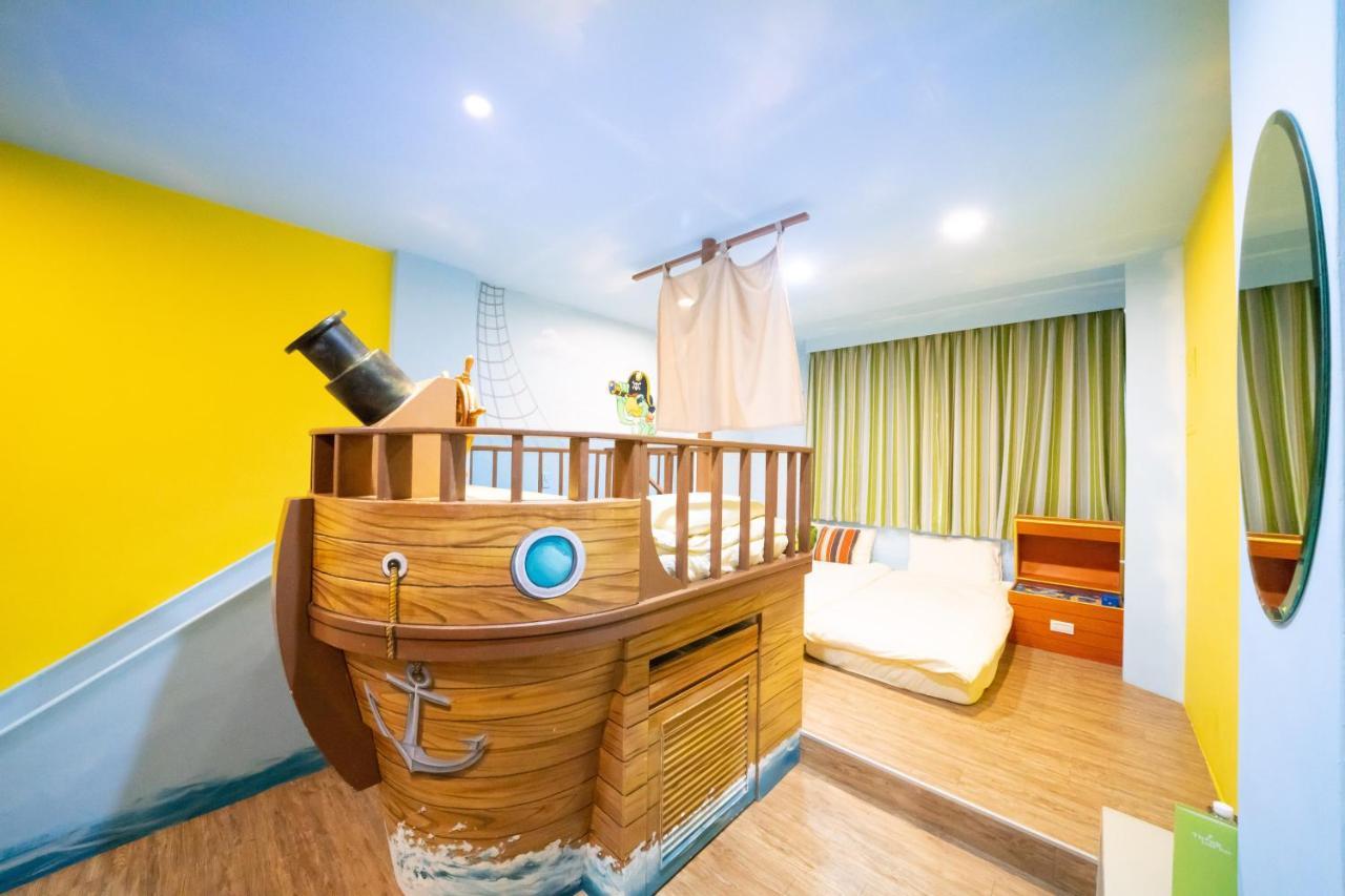 Bed and Breakfast Fairytale House Tainan Esterno foto