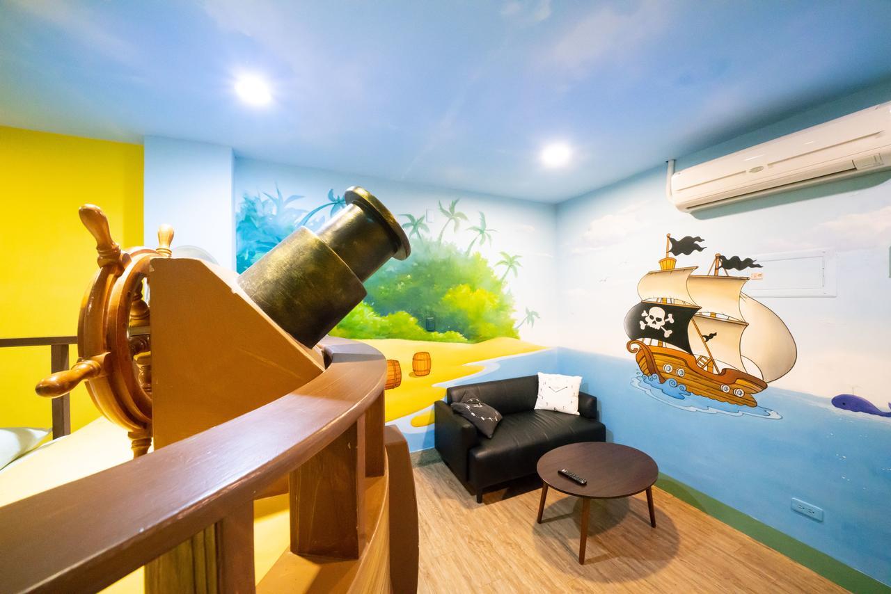 Bed and Breakfast Fairytale House Tainan Esterno foto