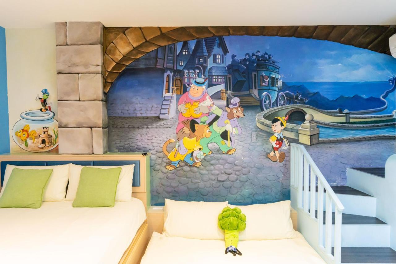 Bed and Breakfast Fairytale House Tainan Esterno foto